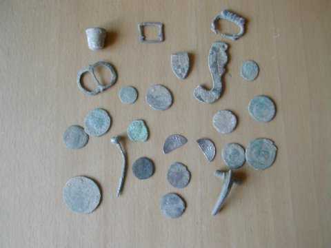 Tesoro finds roman coins